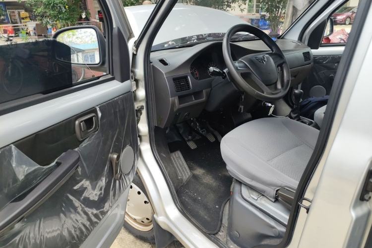 Used Wuling Rongguang 2021 1.5L Extended Basic Version L3C Driver Seat