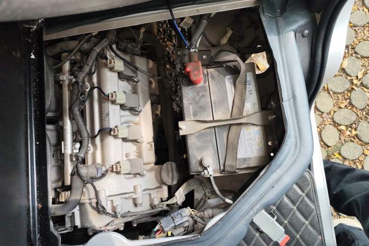 Used Wuling Rongguang 2021 1.5L Extended Basic Version L3C Engine Bay Left