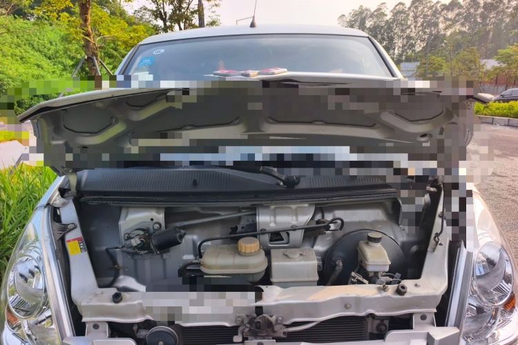 Used Wuling Rongguang 2021 1.2L S Standard Model Enclosed-Window Car Power-Assist Version Standard Model 5 Seats LSI Engine Bay