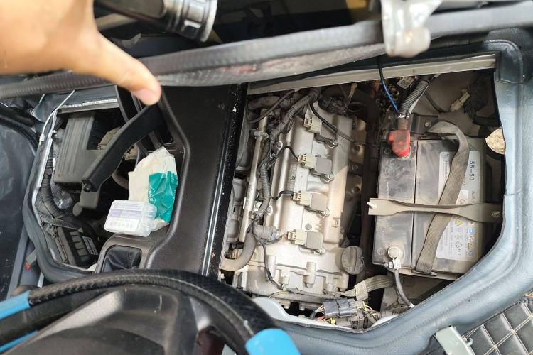 Used Wuling Rongguang 2021 1.5L Extended Basic Version L3C Engine Bay