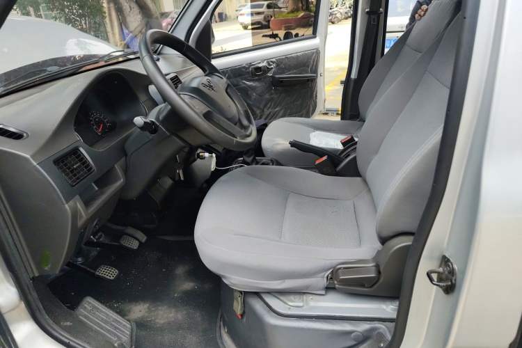 Used Wuling Rongguang 2021 1.5L Extended Basic Version L3C Left Front Seat