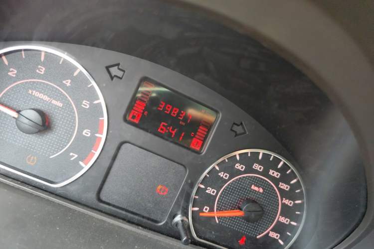 Used Wuling Rongguang 2021 1.5L Extended Basic Version L3C Odometer Close Up