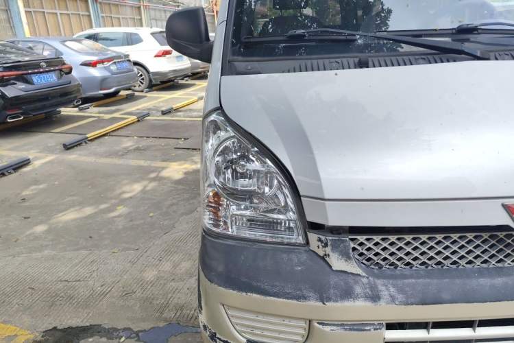 Used Wuling Rongguang 2021 1.5L Extended Basic Version L3C Right Front Headlight