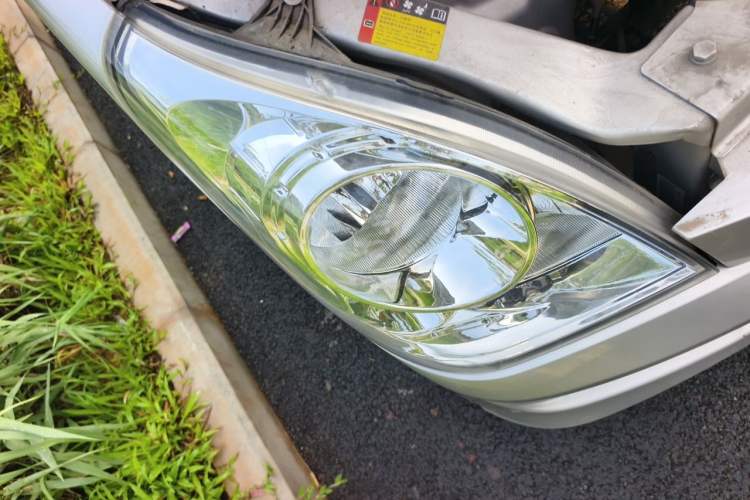 Used Wuling Rongguang 2021 1.2L S Standard Model Enclosed-Window Car Power-Assist Version Standard Model 5 Seats LSI Right Front Headlight
