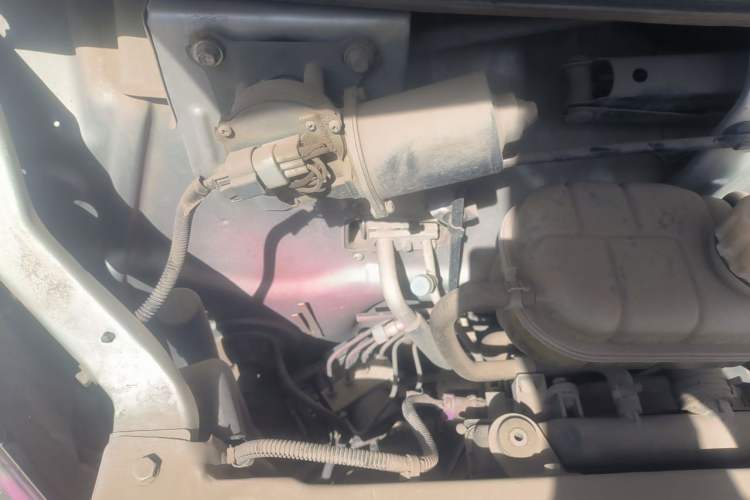 Used Wuling Rongguang  Engine Bay Right