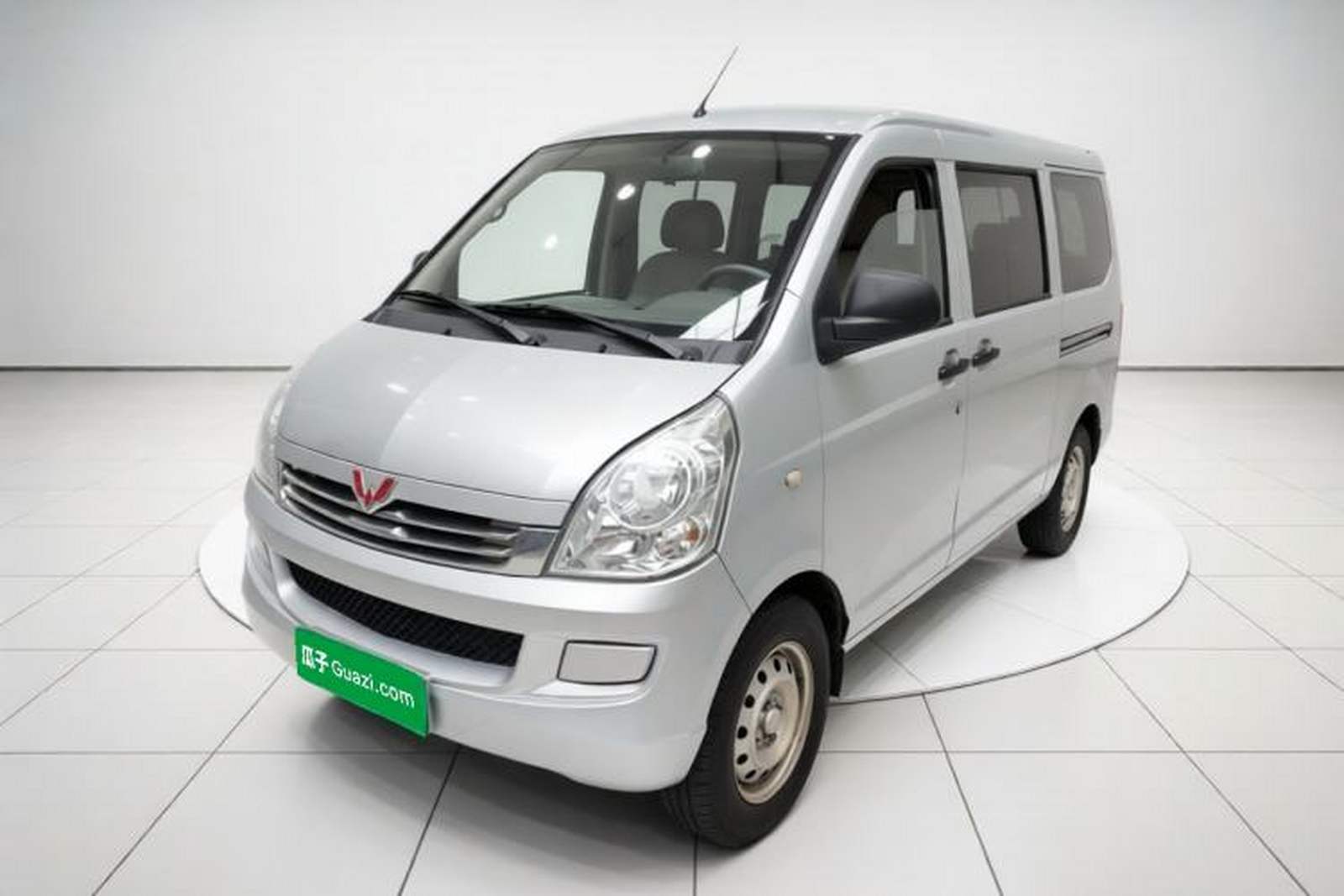 Фото Wuling с площадки