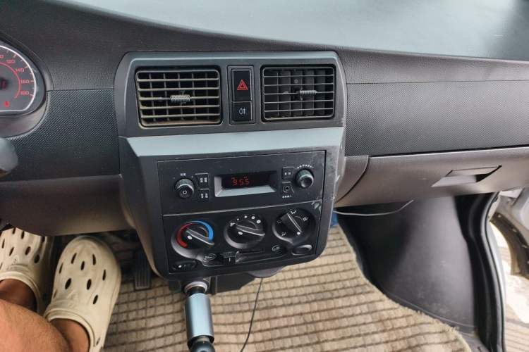 Used Wuling Rongguang 2021 1.5L Extended Standard Model Enclosed-Window Vehicle, Air-Conditioned Version, 2-seater LAR Audio And AC Panel