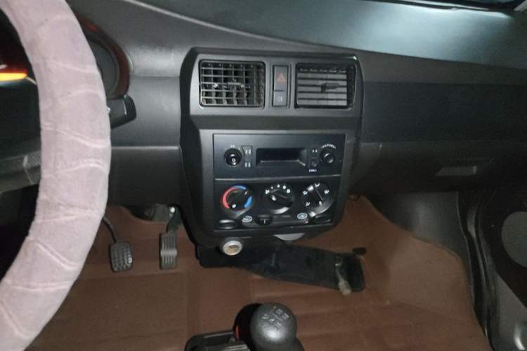 Used Wuling Rongguang 2021 1.5L Extended Basic Enclosed-Window Vehicle 2 Seats L3C Audio And AC Panel