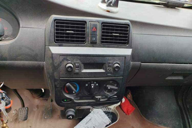 Used Wuling Rongguang 2021 1.5L Extended Standard-Size Window-Sealed Vehicle Air-Conditioned 2-Seater L3C Audio And AC Panel