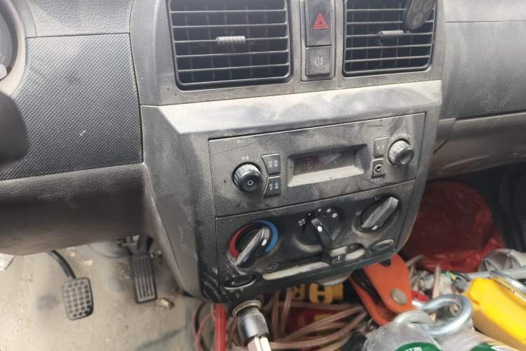 Used Wuling Rongguang 2021 1.5L Extended Standard Version with Air Conditioning – L3C Audio And AC Panel