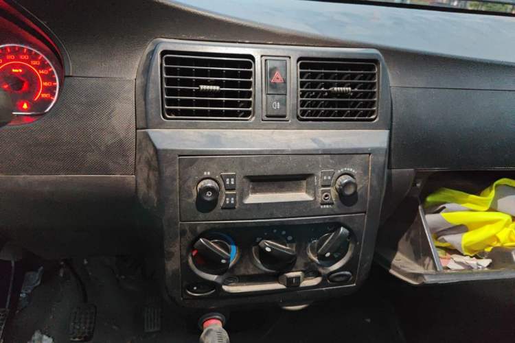 Used Wuling Rongguang 2021 1.5L Extended Basic Version L3C Audio And AC Panel