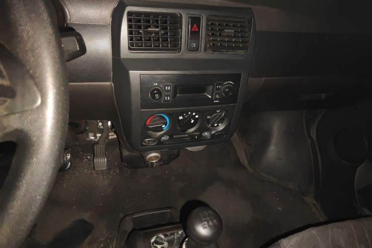 Used Wuling Rongguang 2021 1.5L Extended Basic Model Enclosed-Window Vehicle, 2-seater LAR Audio And AC Panel