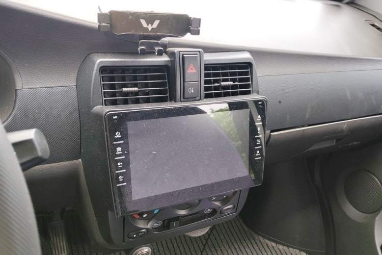 Used Wuling Rongguang 2021 1.5L Extended Basic Model Enclosed-Window Vehicle, 5-seater LAR Audio And AC Panel