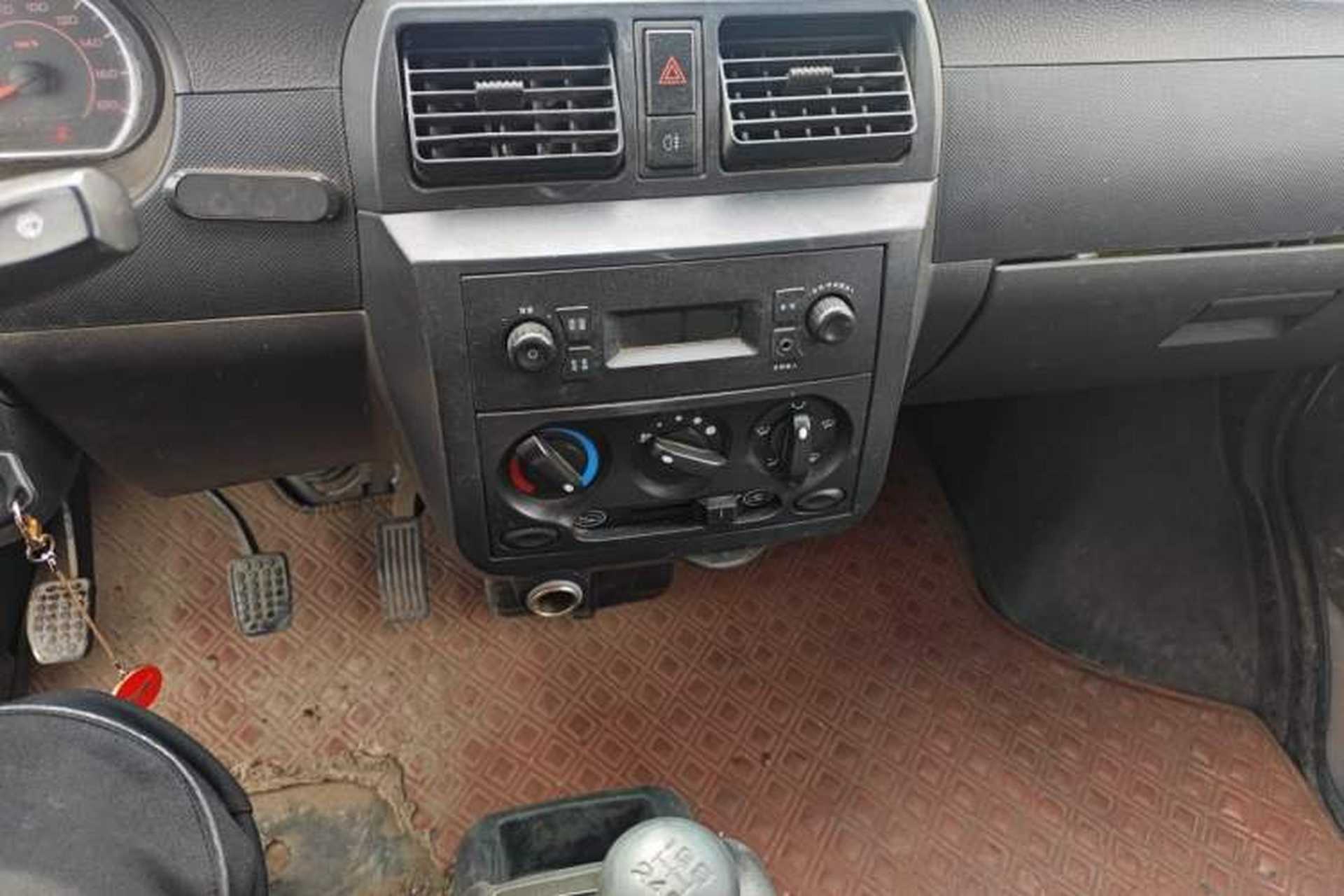 Used Wuling Rongguang 2021 1.5L Extended Basic Enclosed-Window Vehicle 2 Seats L3C Audio And AC Panel