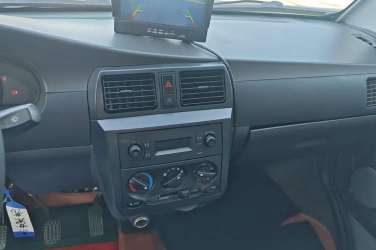 Used Wuling Rongguang 2021 1.5L Extended Basic Window-Sealed 5-Seat L3C Car Audio And AC Panel