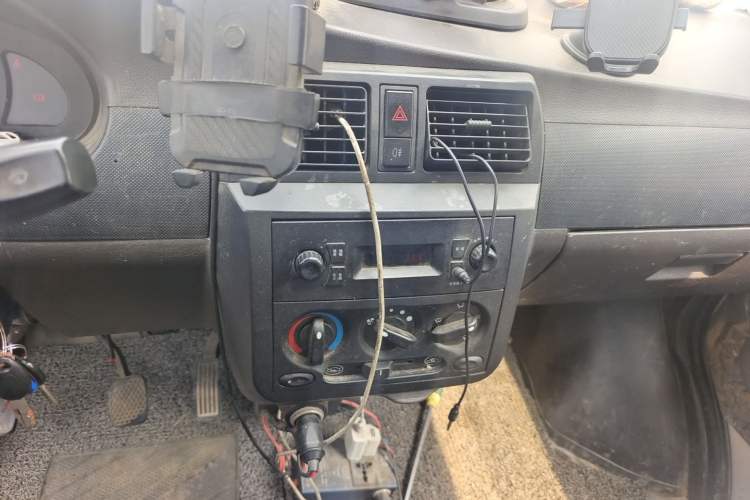 Used Wuling Rongguang 2021 1.5L Extended Basic Enclosed-Window Vehicle 2 Seats L3C Audio And AC Panel