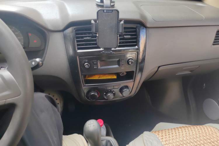 Used Wuling Rongguang 2021 1.2L S Base Model Window-Sealed Car Standard Version 5-Seater LSI Audio And AC Panel