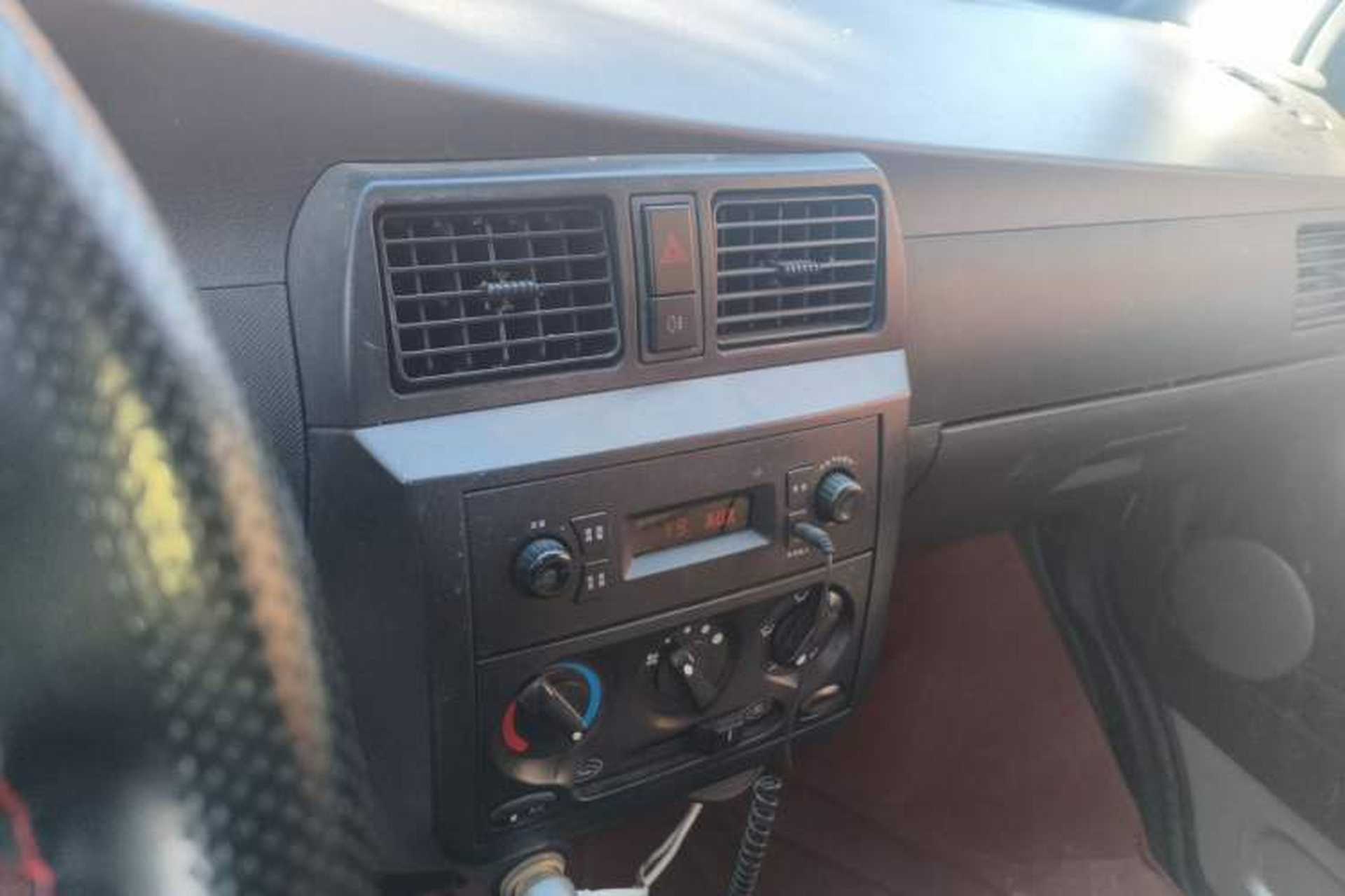 Used Wuling Rongguang 2021 1.5L Extended Basic Enclosed-Window Vehicle 2 Seats L3C Audio And AC Panel