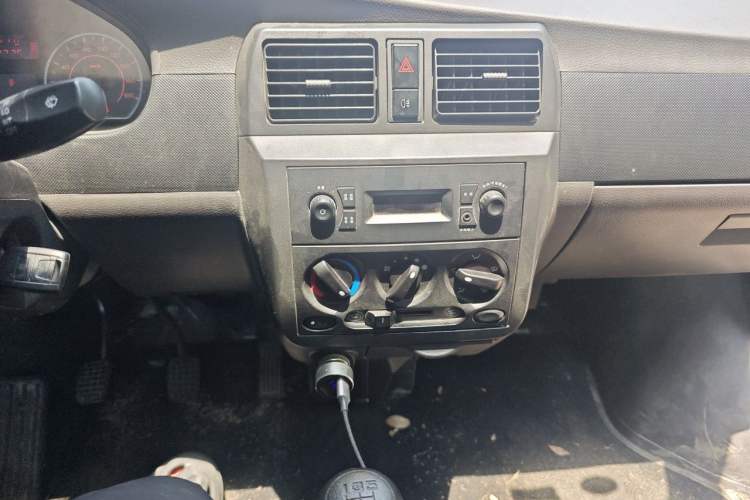 Used Wuling Rongguang 2021 1.5L Extended Standard Version with Air Conditioning – L3C Audio And AC Panel