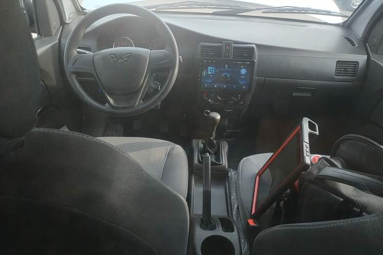 Used Wuling Rongguang 2021 1.5L Extended Standard-Size Enclosed Window Vehicle Power-Assist Version 2 Seats L3C Audio And AC Panel