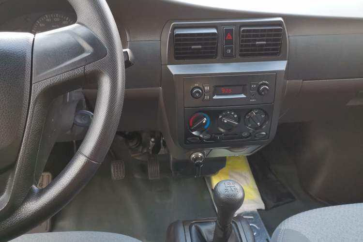 Used Wuling Rongguang 2021 1.5L Extended Basic Enclosed-Window Vehicle 2 Seats L3C Audio And AC Panel