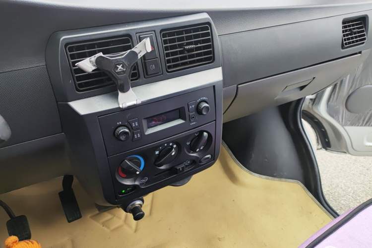 Used Wuling Rongguang 2021 1.5L Extended Standard Model Enclosed-Window Vehicle, Air-Conditioned Version, 2-seater LAR Audio And AC Panel