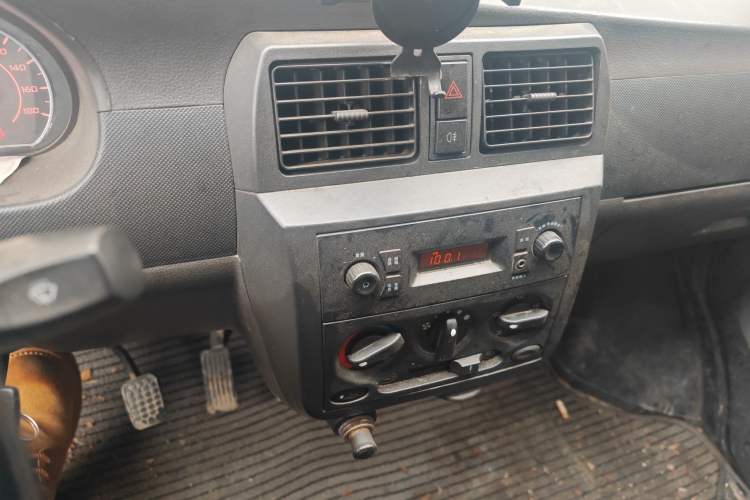 Used Wuling Rongguang 2021 1.5L Extended Standard Version with Power Steering L3C Audio And AC Panel