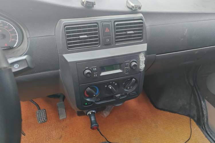 Used Wuling Rongguang 2021 1.5L Extended Basic Enclosed-Window Vehicle 2 Seats L3C Audio And AC Panel