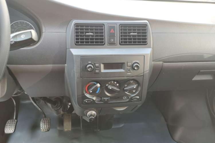 Used Wuling Rongguang 2021 1.5L Extended Standard Version with Air Conditioning – L3C Audio And AC Panel