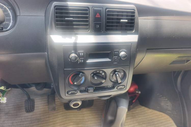 Used Wuling Rongguang 2021 1.5L Extended Standard Version with Air Conditioning – L3C Audio And AC Panel