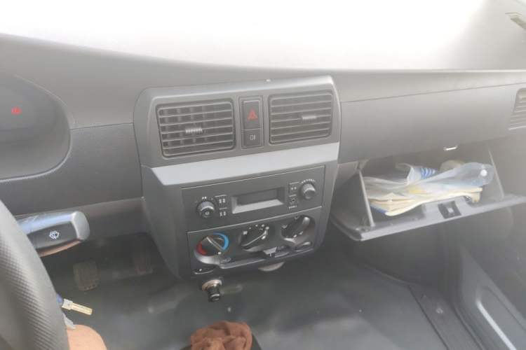Used Wuling Rongguang 2021 1.5L Extended Basic Enclosed-Window Vehicle 2 Seats L3C Audio And AC Panel
