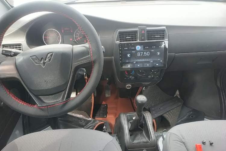 Used Wuling Rongguang 2021 1.5L Extended Basic Version L3C Audio And AC Panel
