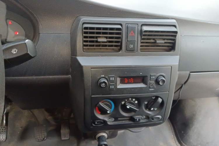 Used Wuling Rongguang 2021 1.5L Extended Basic Enclosed-Window Vehicle 2 Seats L3C Audio And AC Panel