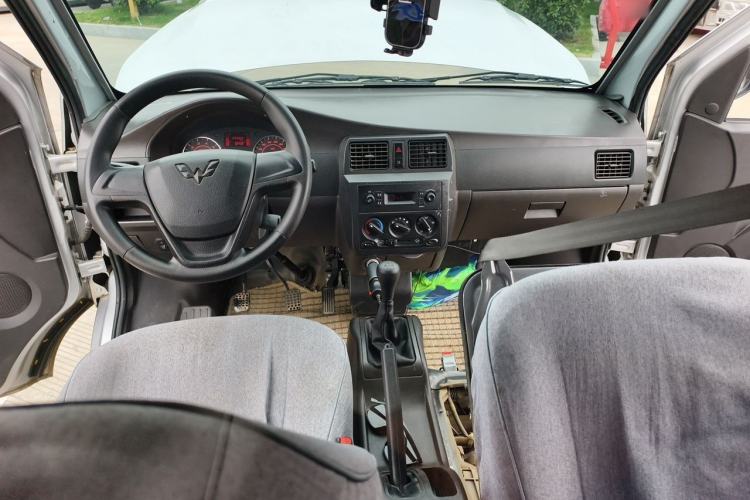 Used Wuling Rongguang 2021 1.5L Extended Standard Model Enclosed-Window Vehicle, Air-Conditioned Version, 2-seater LAR Center Console