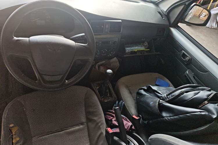Used Wuling Rongguang 2021 1.5L Extended Basic Enclosed-Window Vehicle 2 Seats L3C Center Console