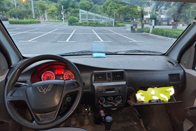 Used Wuling Rongguang 2021 1.5L Extended Basic Version L3C Center Console