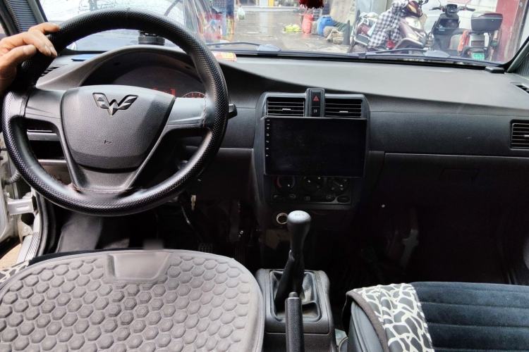 Used Wuling Rongguang 2021 1.5L Extended Standard Model Power-Assist Version LAR Center Console