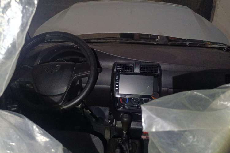 Used Wuling Rongguang 2021 1.5L Extended Standard Version with Air Conditioning – L3C Center Console