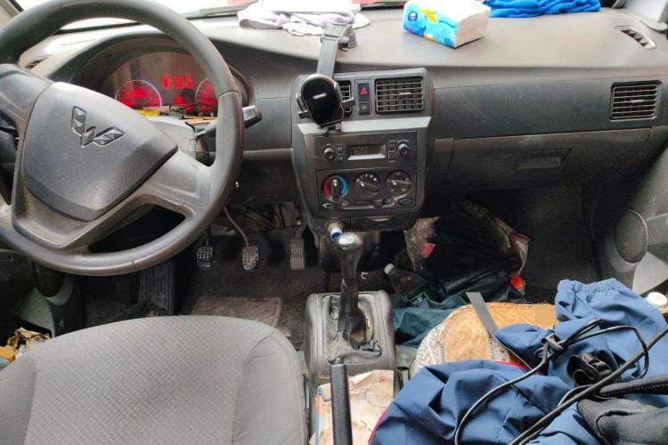 Used Wuling Rongguang 2021 1.5L Extended Basic Version L3C Center Console
