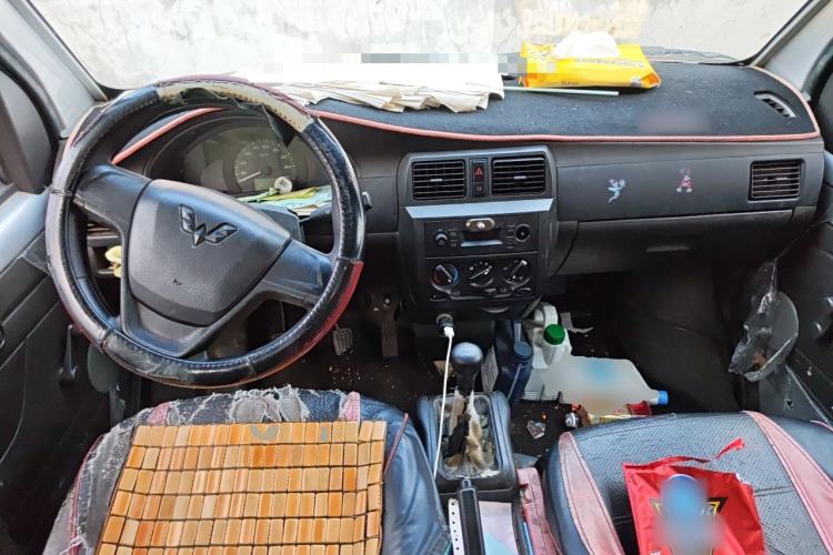 Used Wuling Rongguang 2021 1.5L Extended Standard Model Air-Conditioned Version LAR Center Console