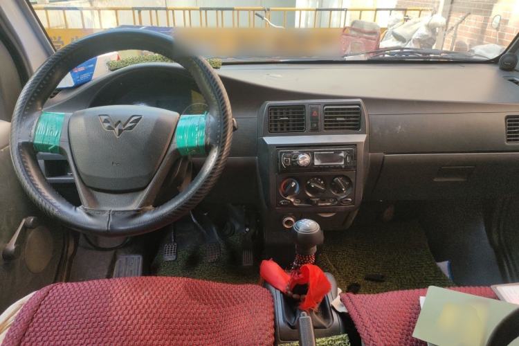 Used Wuling Rongguang 2021 1.5L Extended Standard Model Enclosed-Window Vehicle, Air-Conditioned Version, 5-seater LAR Center Console
