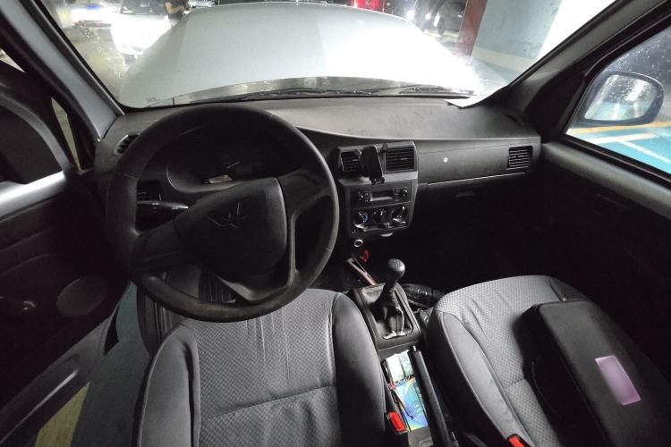 Used Wuling Rongguang 2021 1.5L Extended Basic Enclosed-Window Vehicle 2 Seats L3C Center Console
