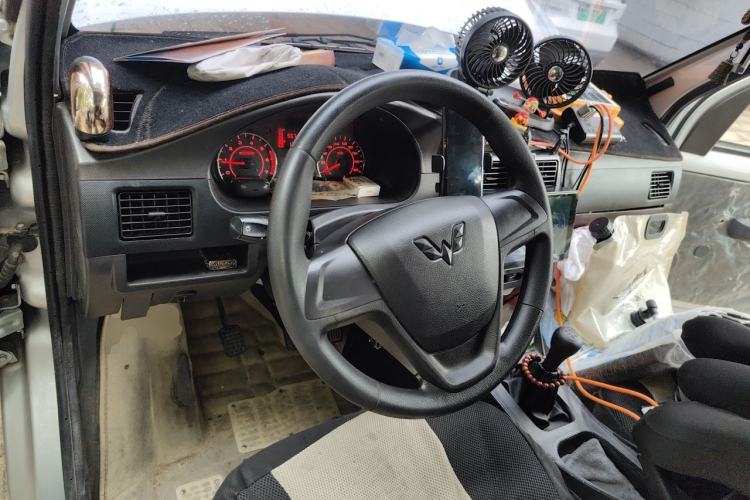 Used Wuling Rongguang 2021 1.5L Extended Basic Enclosed-Window Vehicle 2 Seats L3C Center Console