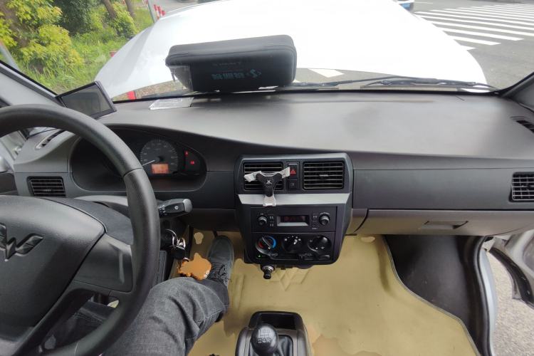 Used Wuling Rongguang 2021 1.5L Extended Standard Model Enclosed-Window Vehicle, Air-Conditioned Version, 2-seater LAR Center Console