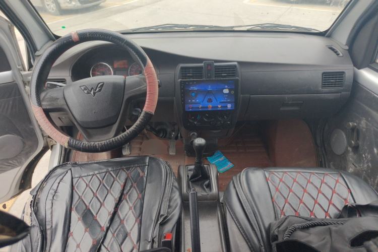 Used Wuling Rongguang 2021 1.5L Extended Basic Version L3C Center Console