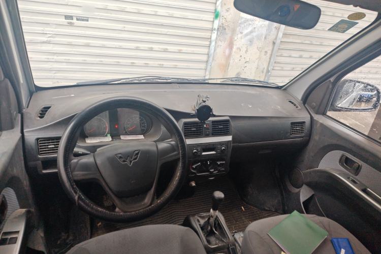 Used Wuling Rongguang 2021 1.5L Extended Standard Version with Power Steering L3C Center Console