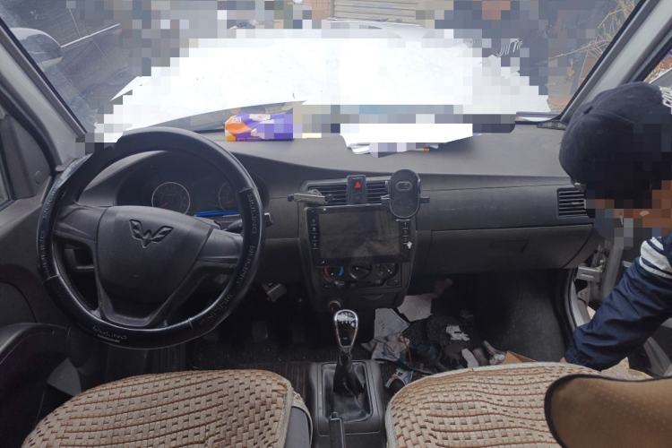 Used Wuling Rongguang 2021 1.5L Extended Standard Version with Air Conditioning – L3C Center Console