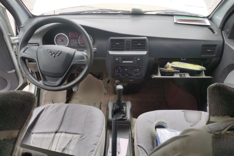 Used Wuling Rongguang 2021 1.5L Extended Standard Version with Air Conditioning – L3C Center Console