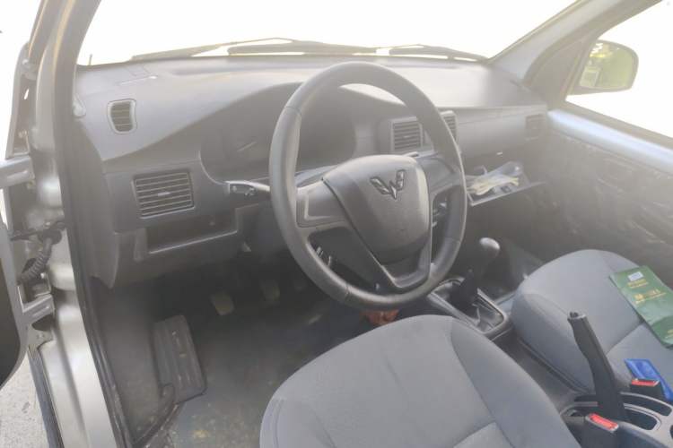 Used Wuling Rongguang 2021 1.5L Extended Basic Enclosed-Window Vehicle 2 Seats L3C Center Console