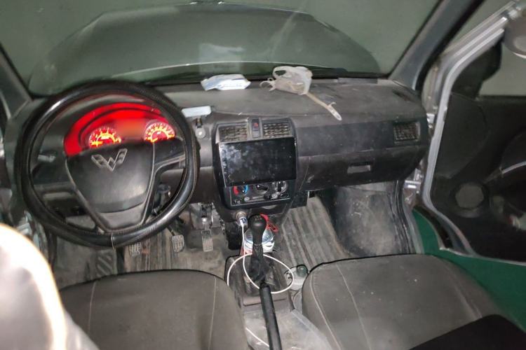 Used Wuling Rongguang 2021 1.5L Extended Standard Version with Air Conditioning – L3C Center Console